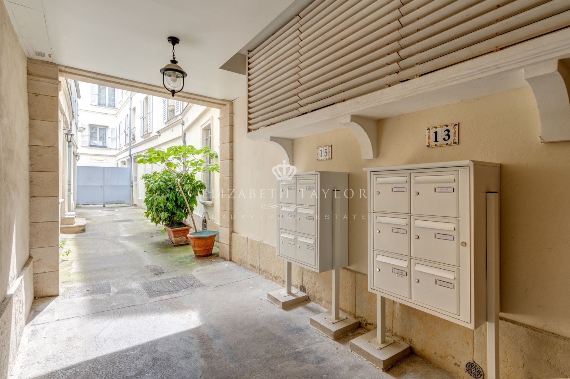apartment 3 rooms for sale on Saint-Germain-en-Laye (78100)