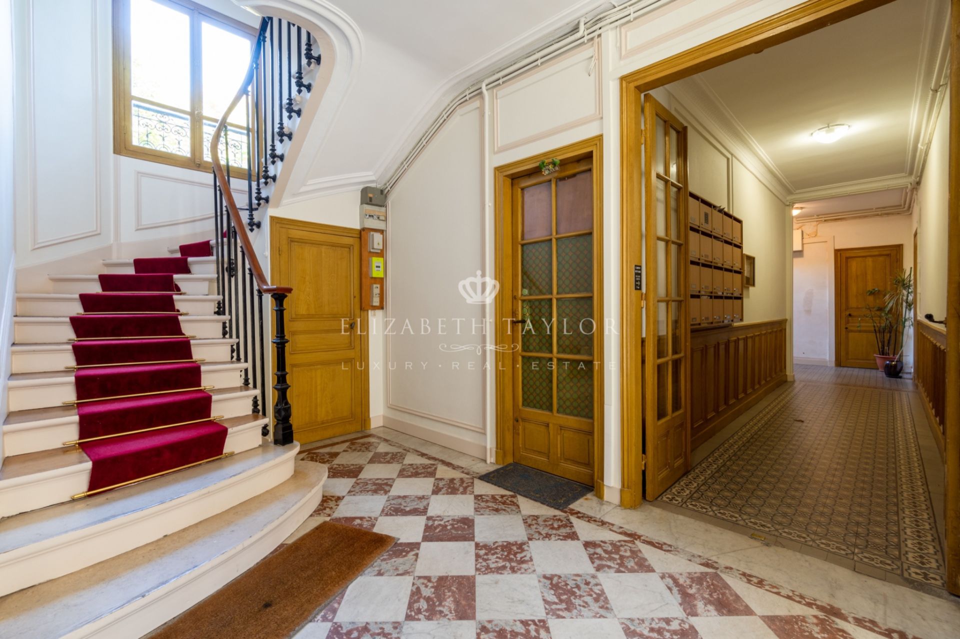 apartment 4 rooms for sale on Saint-Germain-en-Laye (78100)