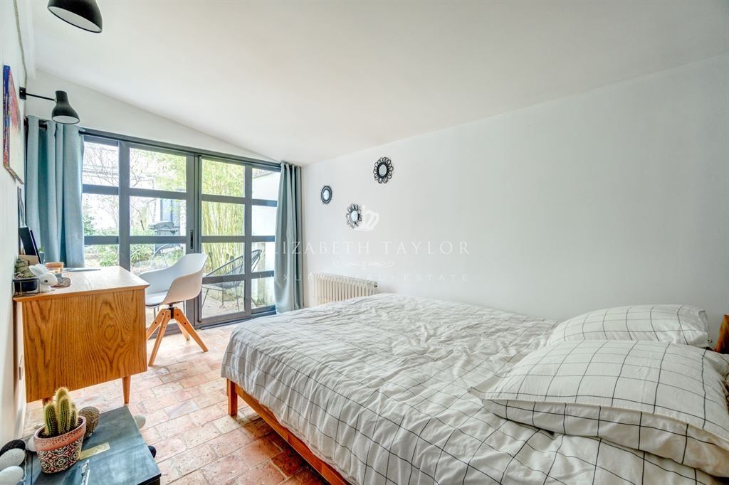house 6 rooms for sale on Saint-Germain-en-Laye (78100)