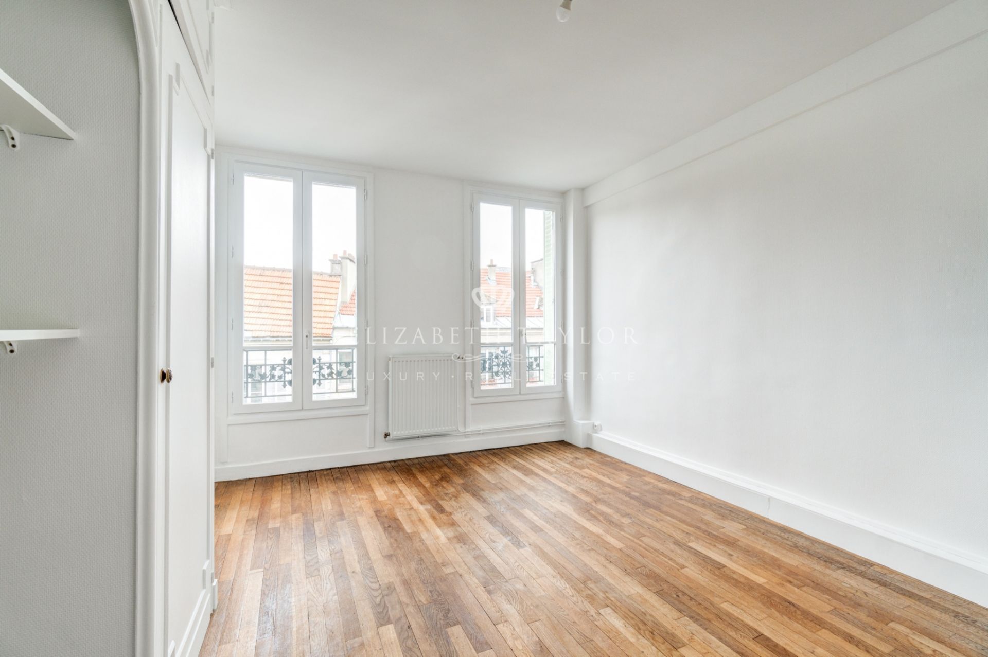 apartment 5 rooms for sale on Saint-Germain-en-Laye (78100)