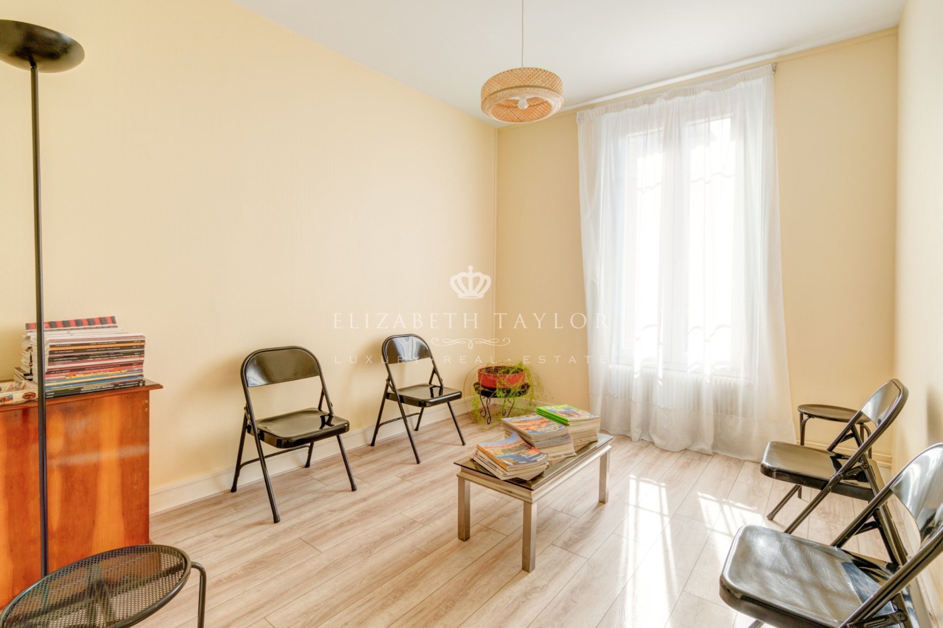 apartment 3 rooms for sale on Chatou (78400)