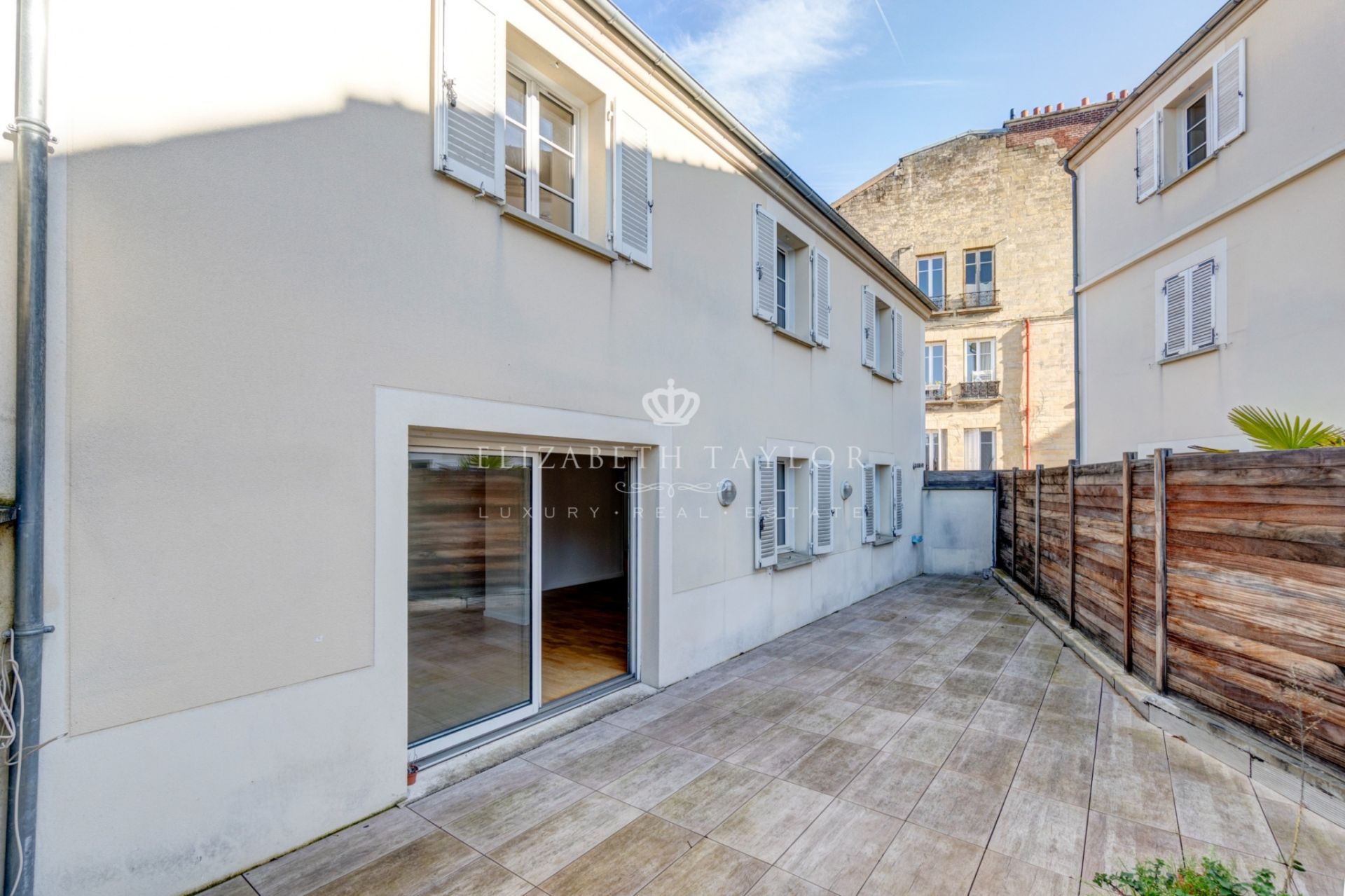 house 9 rooms for sale on Le Vésinet (78110) - See details