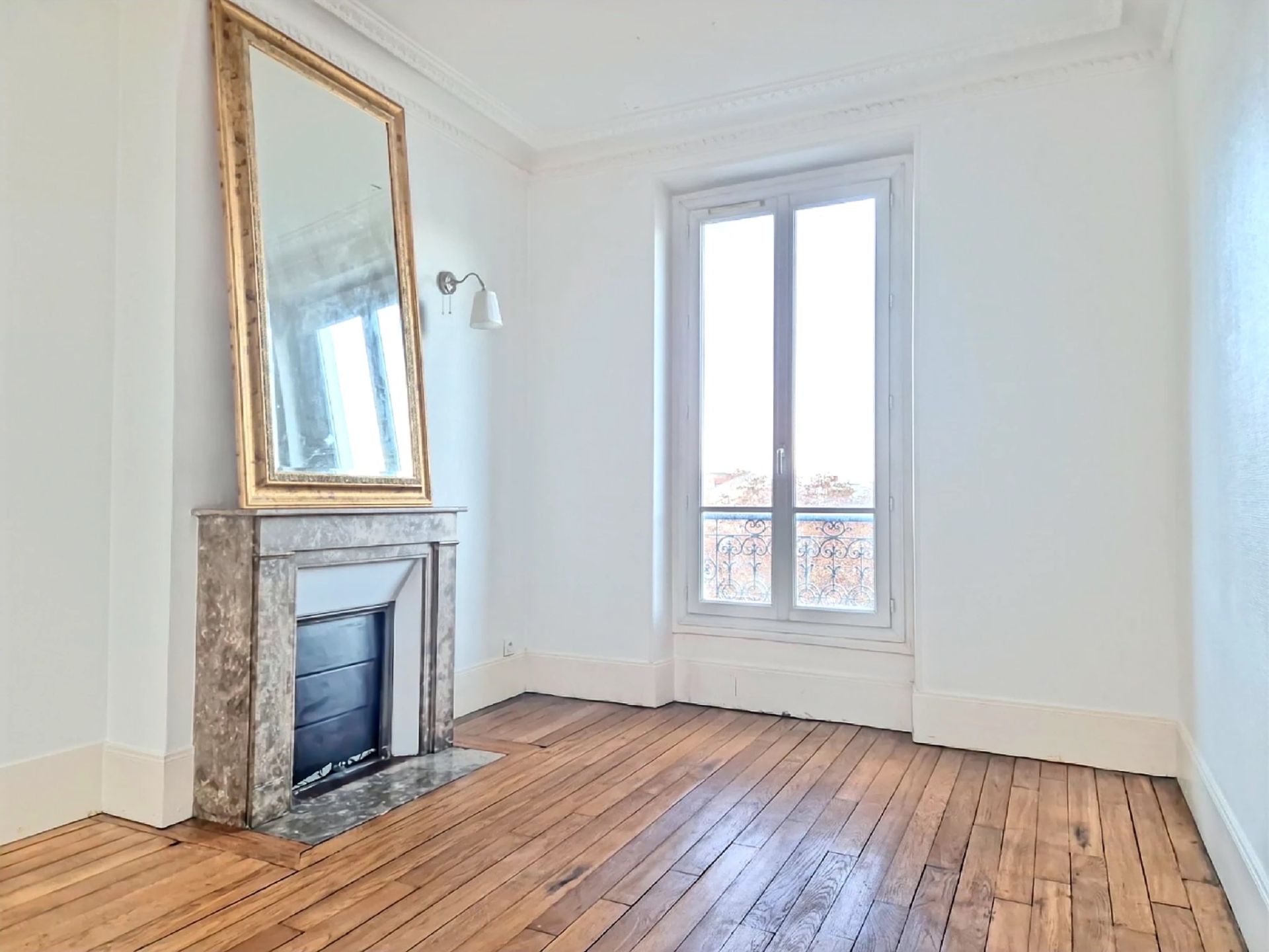 apartment 4 rooms for sale on Saint-Germain-en-Laye (78100)