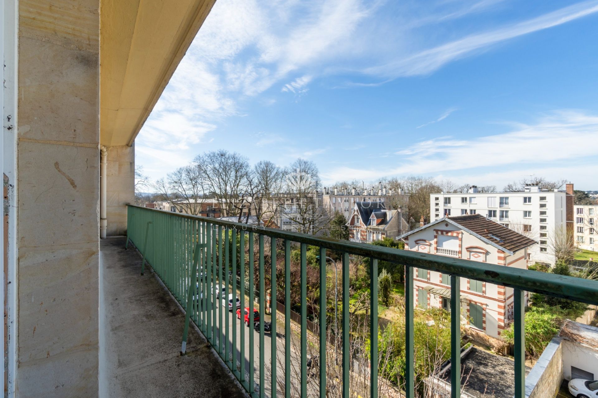 apartment 5 rooms for sale on Le Vésinet (78110)