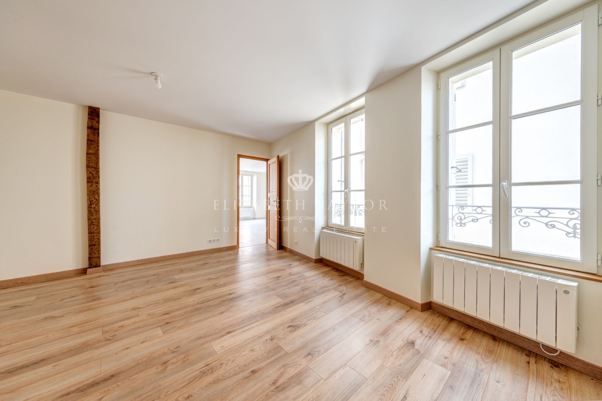 apartment 5 rooms for sale on Saint-Germain-en-Laye (78100)