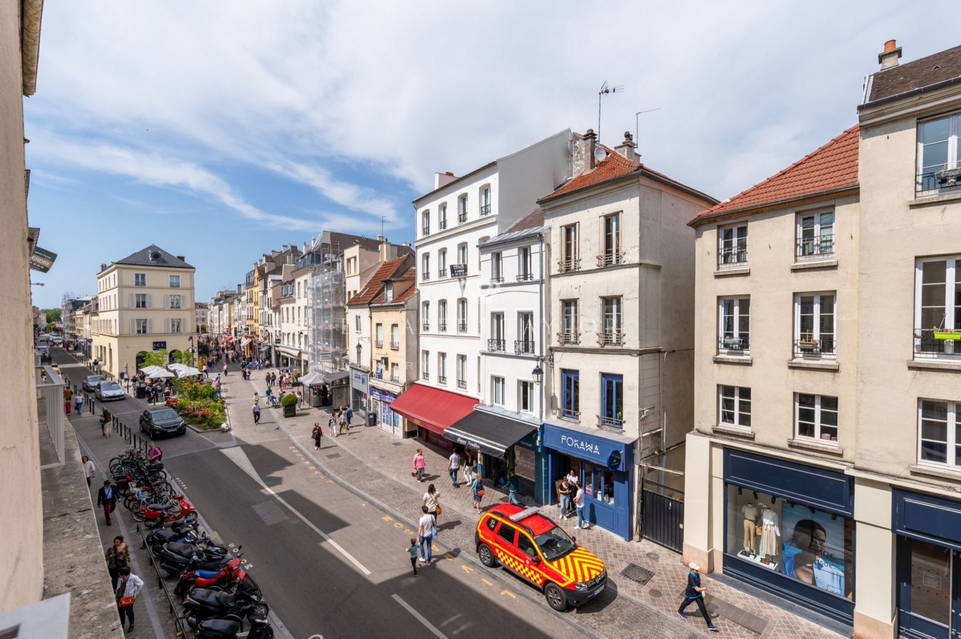apartment 5 rooms for sale on Saint-Germain-en-Laye (78100)